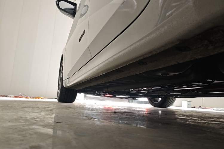 Used Hyundai Elantra 2023 1.5L CVT LUX Prestige Edition Left Side Sill