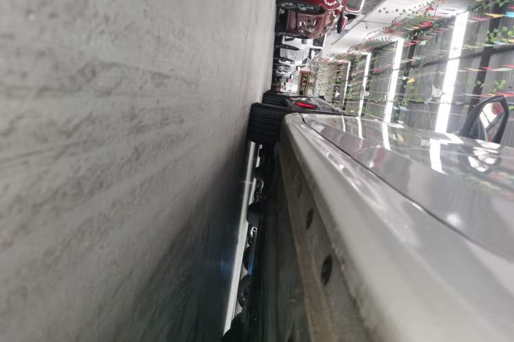 Used Hyundai Elantra 2023 1.5L CVT GLX Elite Edition Left Side Sill