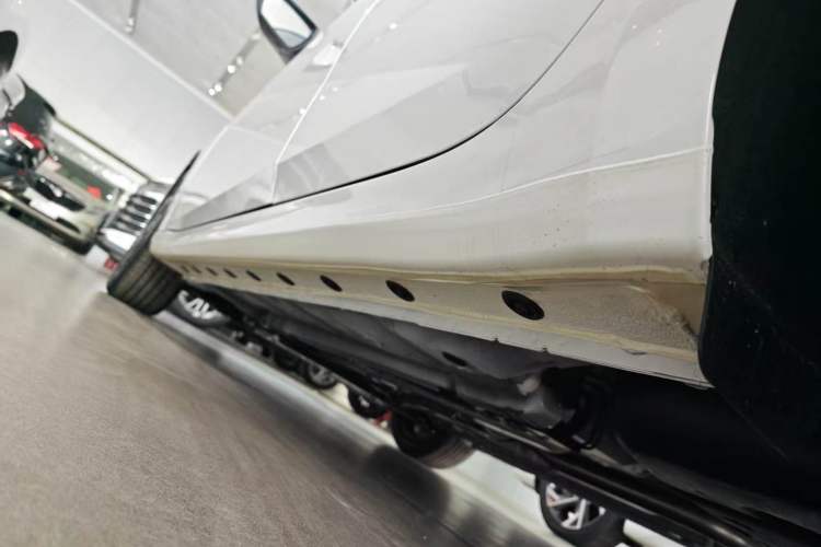 Used Hyundai Elantra 2023 1.5L CVT GLX Elite Edition Left Side Sill