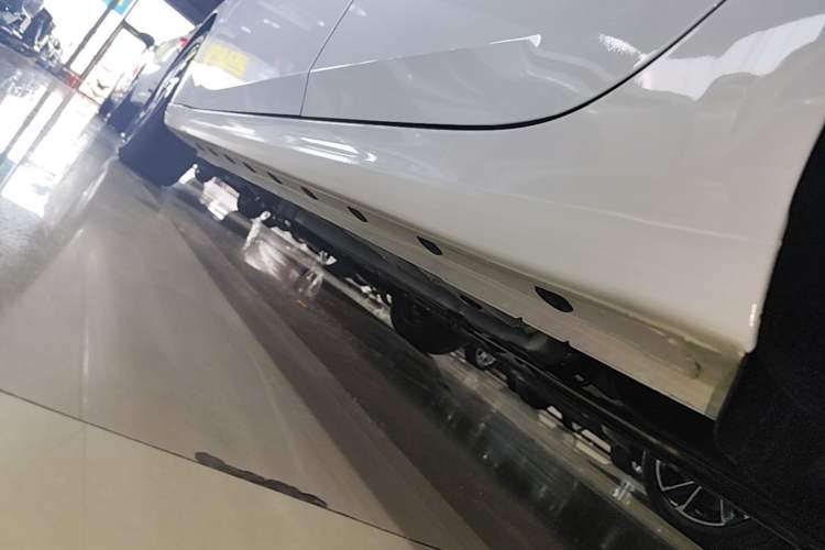 Used Hyundai Elantra 2023 1.5L CVT GLX Elite Edition Left Side Sill