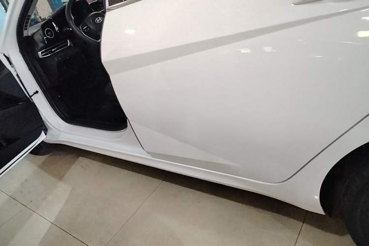 Used Hyundai Elantra 2023 1.5L CVT GLX Elite Edition Left Side Sill