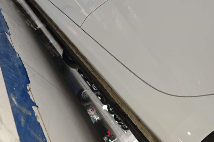 Used Hyundai Elantra 2023 1.5L CVT LUX Prestige Edition Left Side Sill