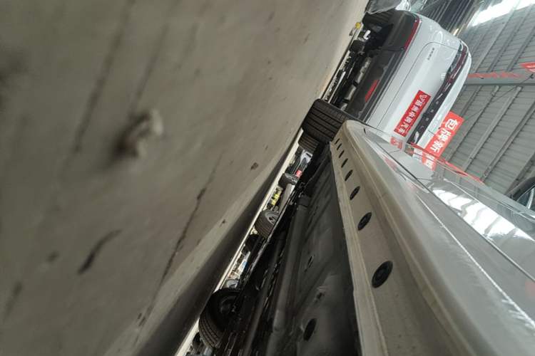 Used Hyundai Elantra 2023 1.5L CVT GLX Elite Edition Left Side Sill