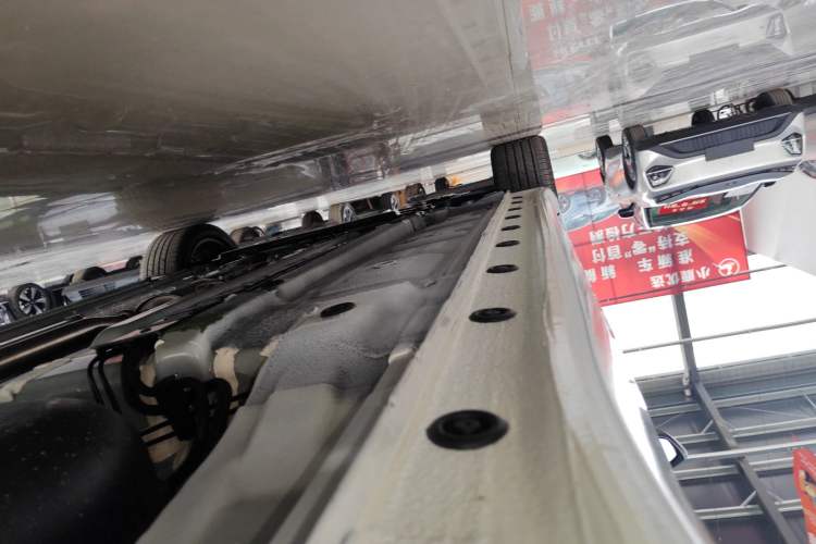 Used Hyundai Elantra 2023 1.5L CVT GLX Elite Edition Left Side Sill