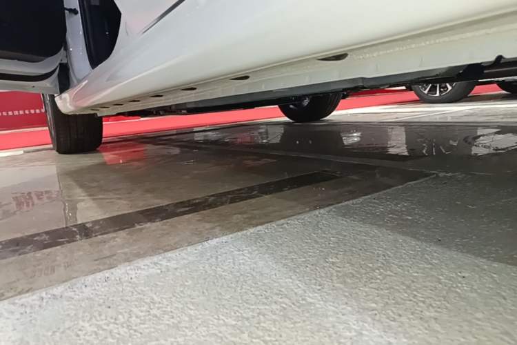 Used Hyundai Elantra 2023 1.5L CVT GLX Elite Edition Left Side Sill