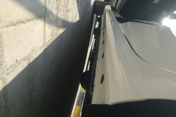 Used Hyundai Elantra 2023 1.5L CVT GLX Elite Edition Left Side Sill