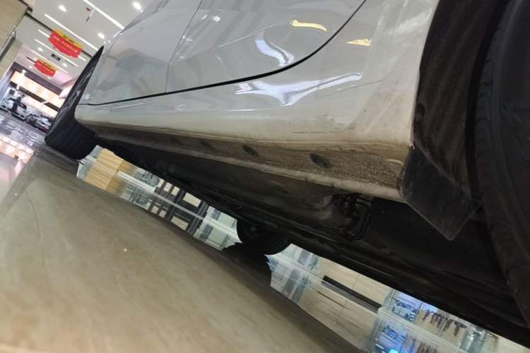 Used Hyundai Elantra 2023 1.5L CVT GLX Elite Edition Left Side Sill