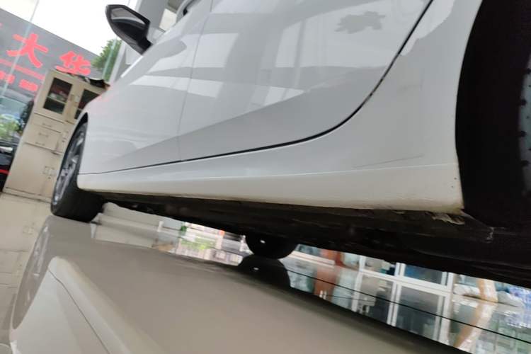 Used Hyundai Elantra 2023 1.5L CVT GLX Elite Edition Left Side Sill