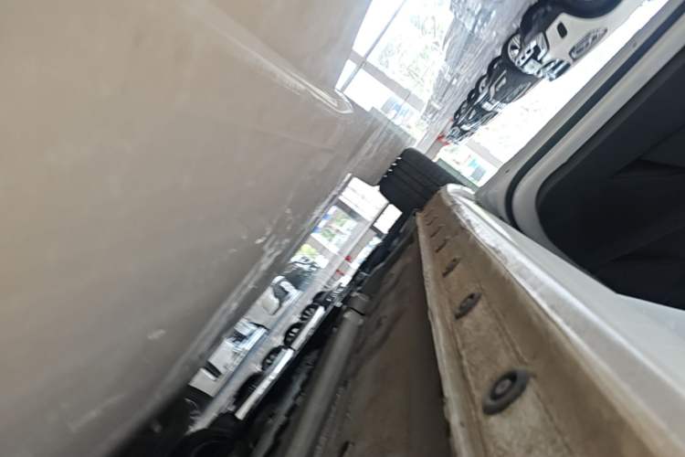 Used Hyundai Elantra 2023 1.5L CVT GLX Elite Edition Left Side Sill
