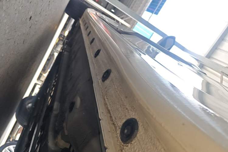 Used Hyundai Elantra 2023 1.5L CVT LUX Prestige Edition Left Side Sill