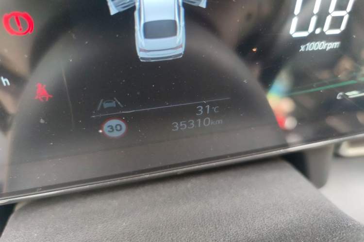 Used Hyundai Elantra 2023 1.5L CVT LUX Prestige Edition Odometer Close Up