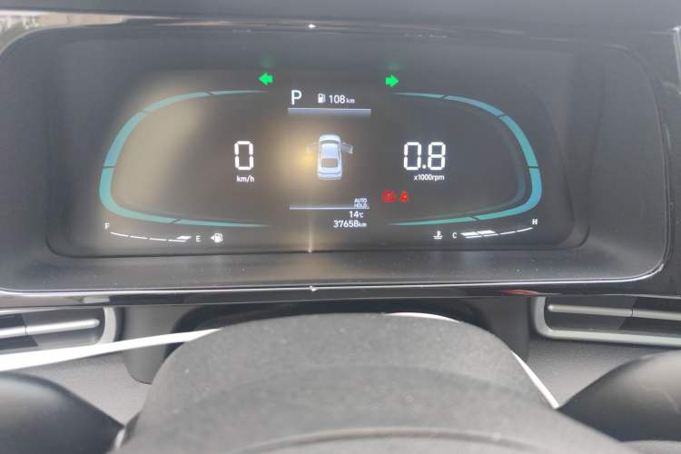 Used Hyundai Elantra 2023 1.5L CVT GLX Elite Edition Odometer Close Up