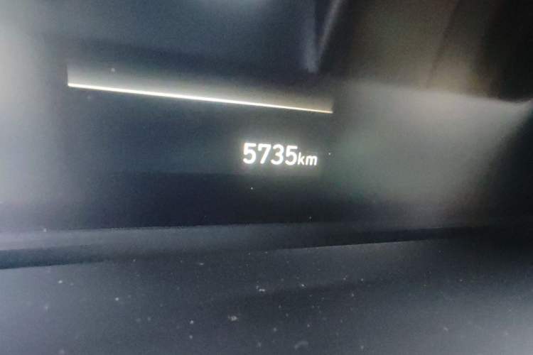 Used Hyundai Elantra 2023 1.5L CVT GLX Elite Edition Odometer Close Up