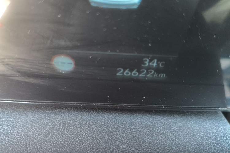Used Hyundai Elantra 2023 1.5L CVT LUX Prestige Edition Odometer Close Up