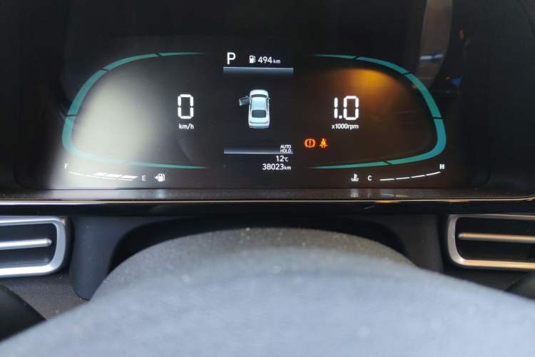 Used Hyundai Elantra 2023 1.5L CVT GLX Elite Edition Odometer Close Up
