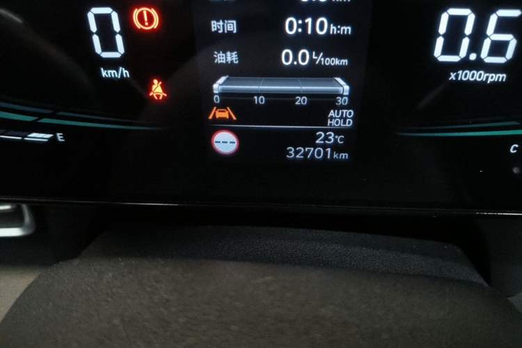 Used Hyundai Elantra 2023 1.5L CVT LUX Prestige Edition Odometer Close Up