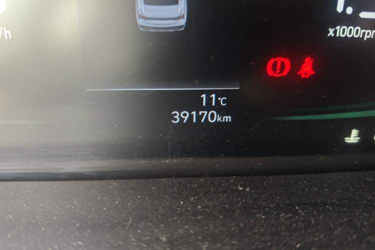 Used Hyundai Elantra 2023 1.5L CVT GLX Elite Edition Odometer Close Up