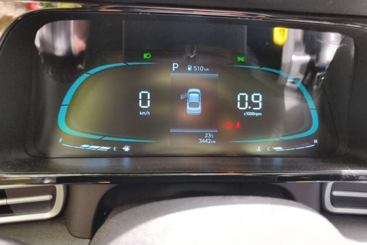 Used Hyundai Elantra 2023 1.5L CVT GLX Elite Edition Odometer Close Up