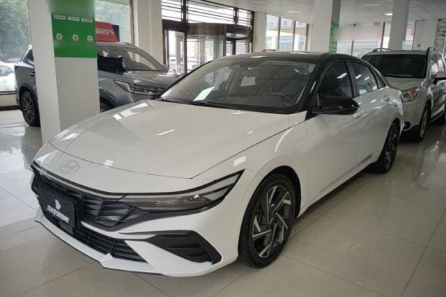 Used Hyundai Elantra 2023 1.5L CVT LUX Prestige Edition