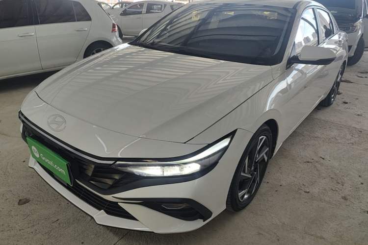 Hyundai Elantra 2023 1.5L CVT GLX Elite Edition