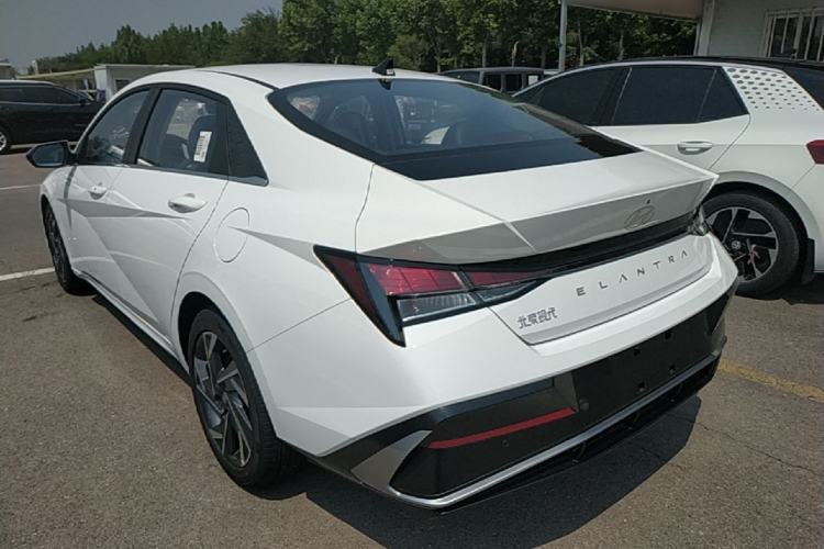 Used Hyundai Elantra 2023 1.5L CVT GLX Elite Edition Rear Left 45 Deg