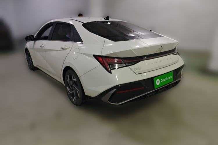 Used Hyundai Elantra 2023 1.5L CVT LUX Prestige Edition Rear Left 45 Deg