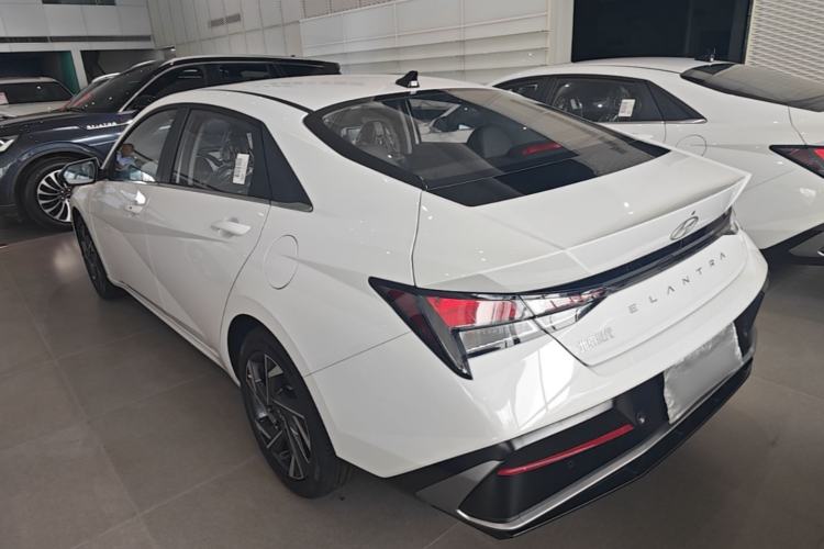 Used Hyundai Elantra 2023 1.5L CVT GLX Elite Edition Rear Left 45 Deg