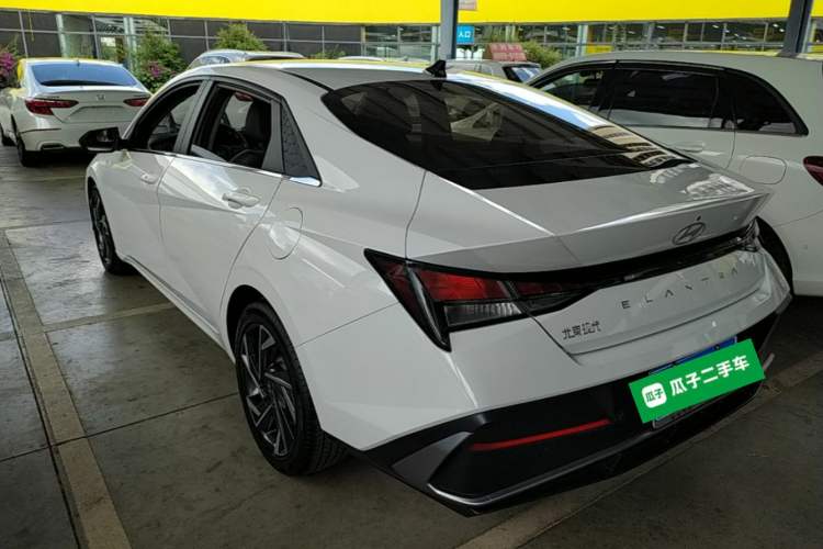 Used Hyundai Elantra 2023 1.5L CVT GLX Elite Edition Rear Left 45 Deg
