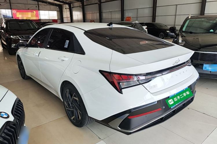 Used Hyundai Elantra 2023 1.5L CVT LUX Prestige Edition Rear Left 45 Deg