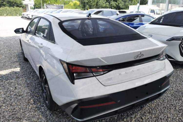 Used Hyundai Elantra 2023 1.5L CVT GLX Elite Edition Rear Left 45 Deg