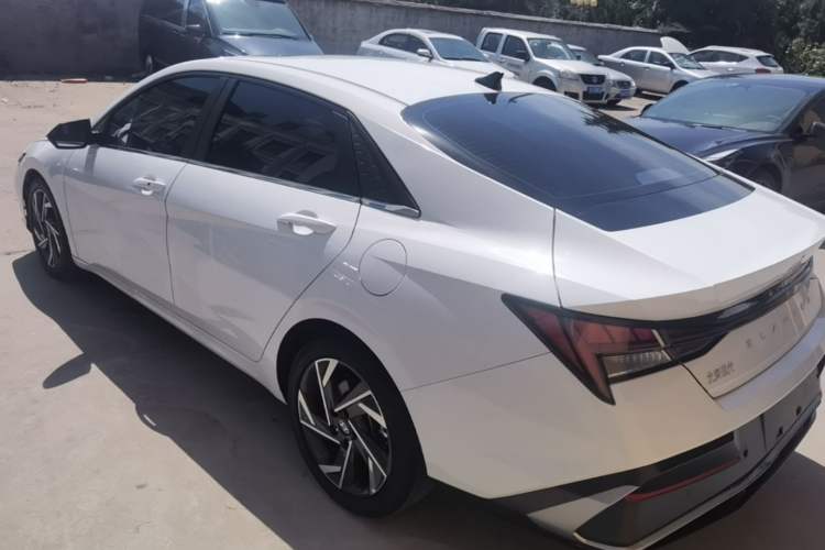 Used Hyundai Elantra 2023 1.5L CVT LUX Prestige Edition Rear Left 45 Deg