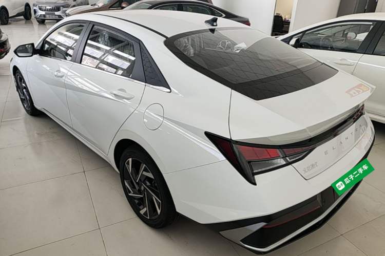 Used Hyundai Elantra 2023 1.5L CVT GLX Elite Edition Rear Left 45 Deg
