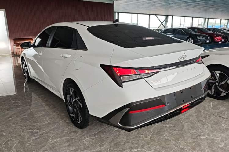 Used Hyundai Elantra 2023 1.5L CVT GLX Elite Edition Rear Left 45 Deg