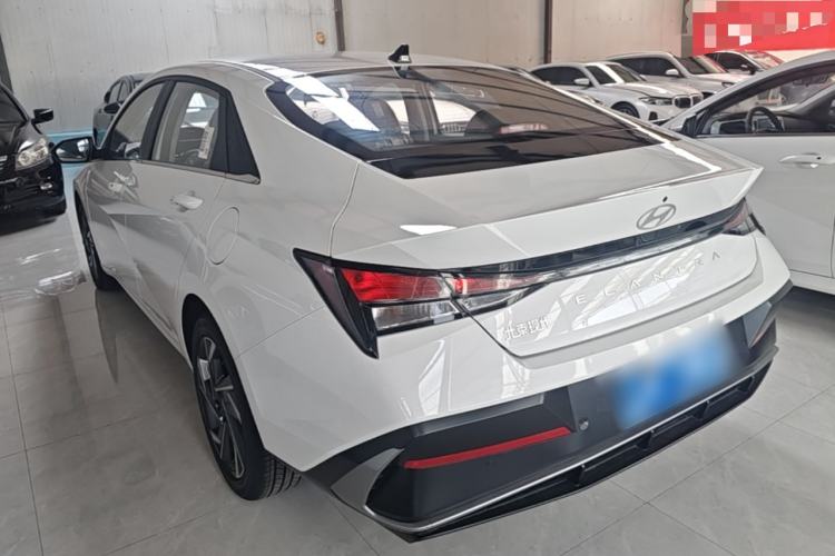 Used Hyundai Elantra 2023 1.5L CVT GLX Elite Edition Rear Left 45 Deg