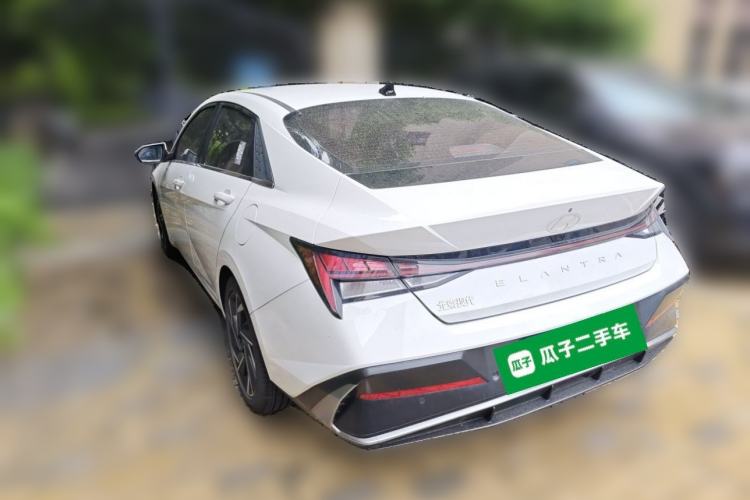 Used Hyundai Elantra 2023 1.5L CVT LUX Prestige Edition Rear Left 45 Deg