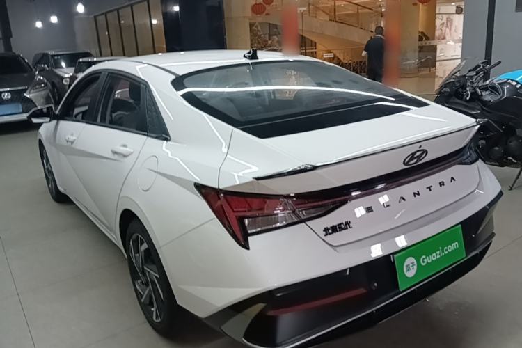 Used Hyundai Elantra 2023 1.5L CVT LUX Prestige Edition Rear Left 45 Deg