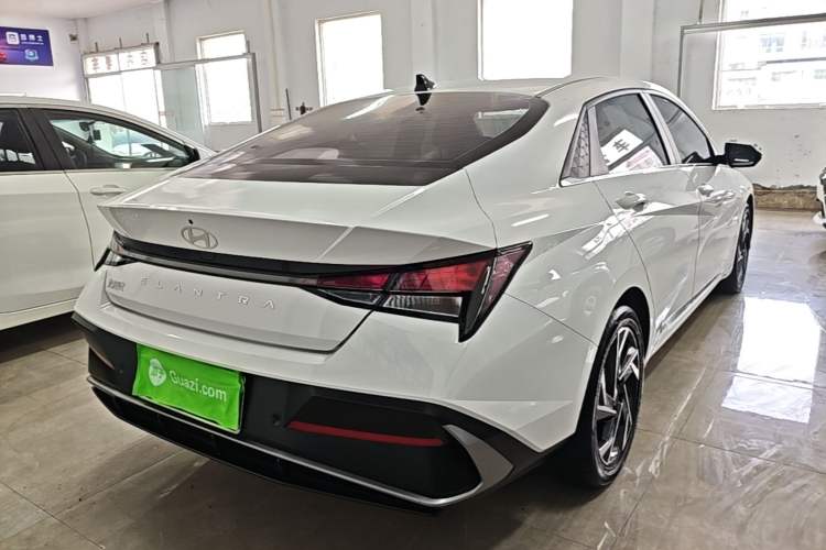 Used Hyundai Elantra 2023 1.5L CVT GLX Elite Edition Rear Right 45 Deg