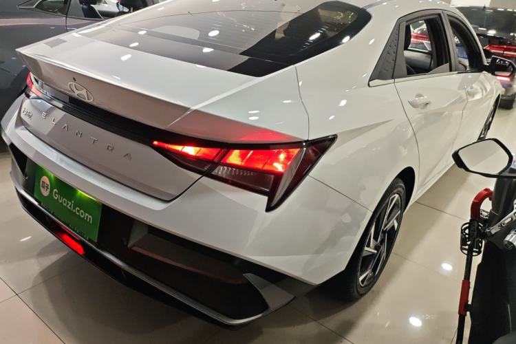 Used Hyundai Elantra 2023 1.5L CVT GLX Elite Edition Rear Right 45 Deg