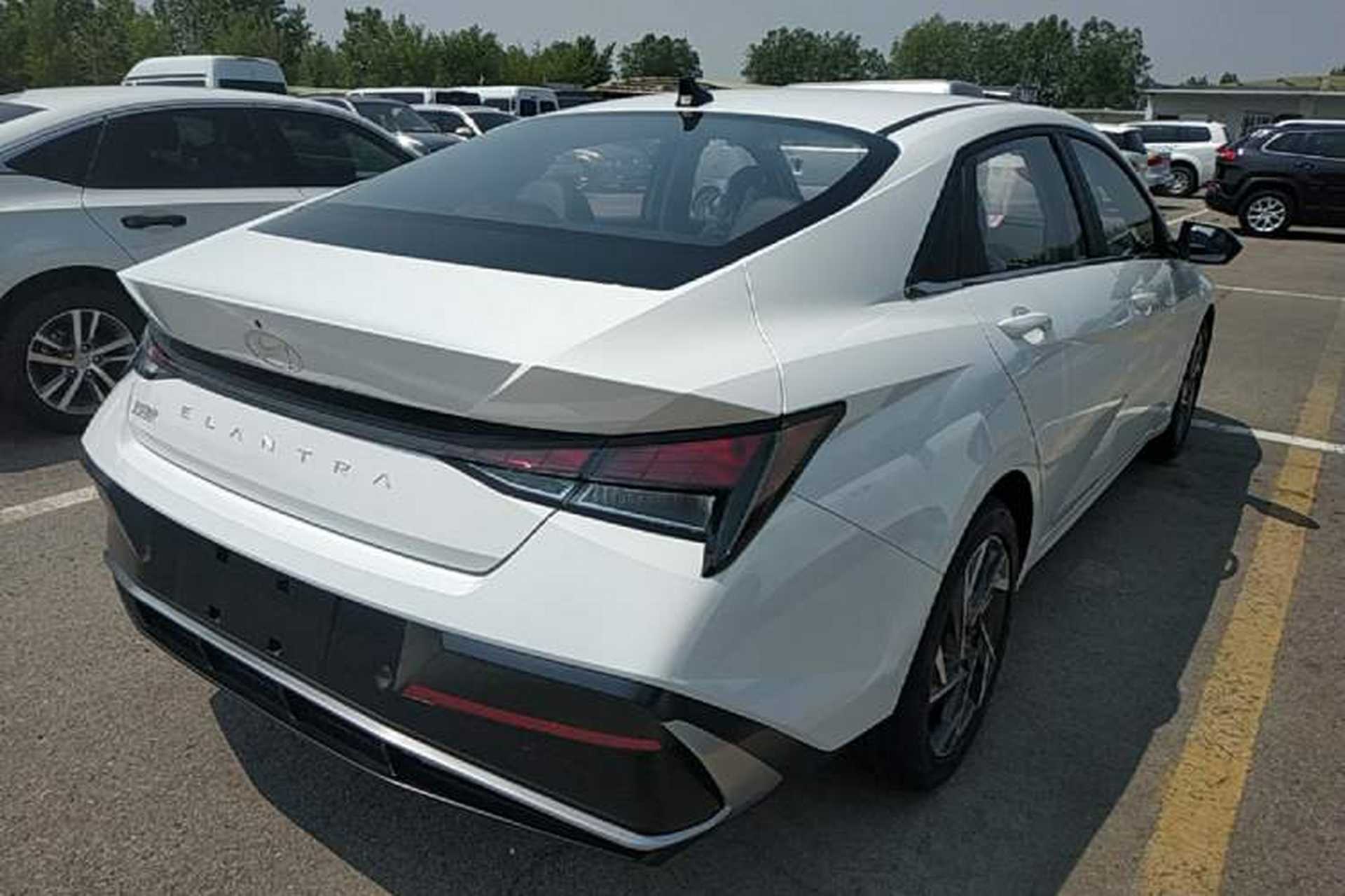 Used Hyundai Elantra 2023 1.5L CVT GLX Elite Edition Rear Right 45 Deg