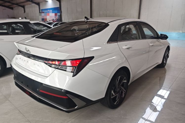 Used Hyundai Elantra 2023 1.5L CVT GLX Elite Edition Rear Right 45 Deg