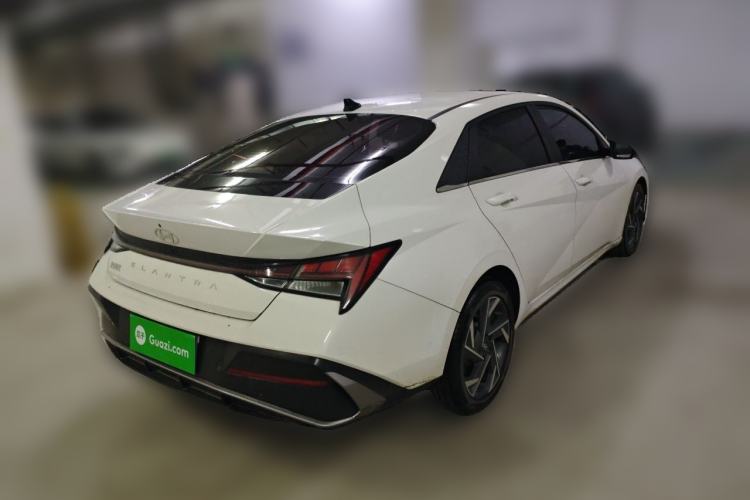 Used Hyundai Elantra 2023 1.5L CVT LUX Prestige Edition Rear Right 45 Deg