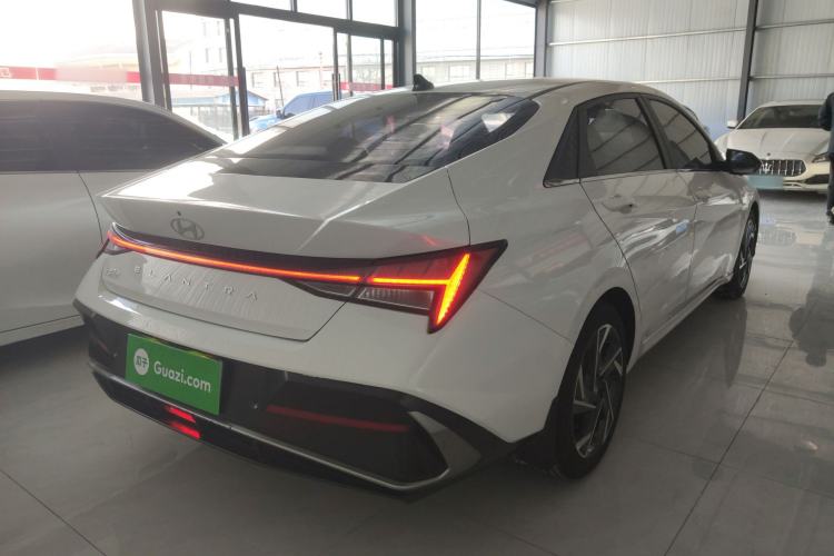 Used Hyundai Elantra 2023 1.5L CVT LUX Prestige Edition Rear Right 45 Deg