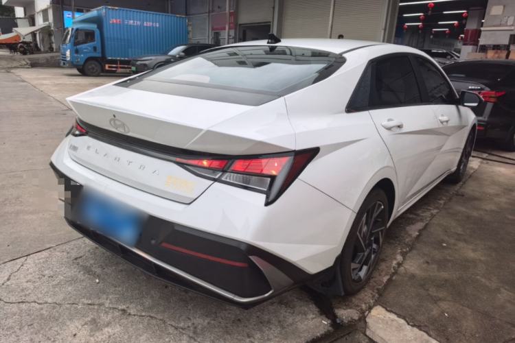 Used Hyundai Elantra 2023 1.5L CVT GLX Elite Edition Rear Right 45 Deg