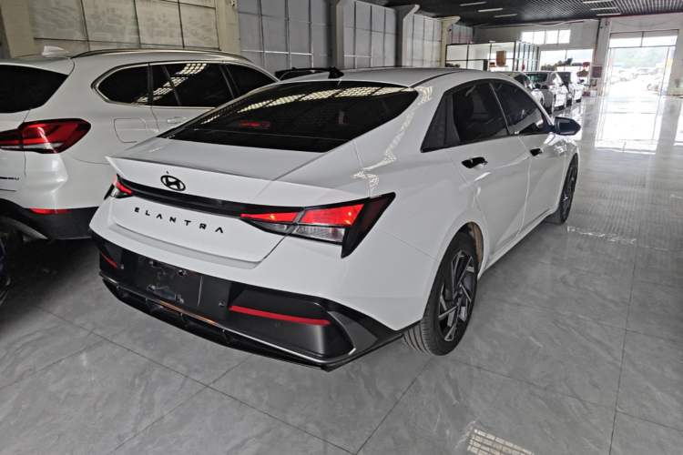 Used Hyundai Elantra 2023 1.5L CVT GLX Elite Edition Rear Right 45 Deg