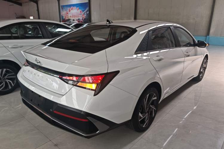 Used Hyundai Elantra 2023 1.5L CVT GLX Elite Edition Rear Right 45 Deg