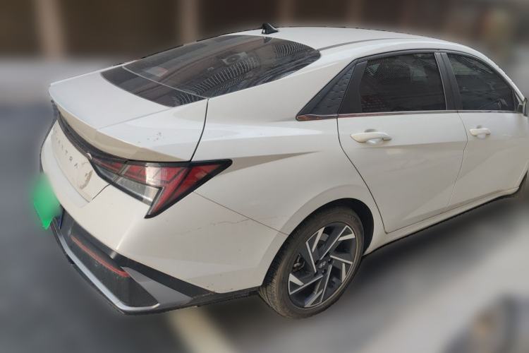 Used Hyundai Elantra 2023 1.5L CVT LUX Prestige Edition Rear Right 45 Deg