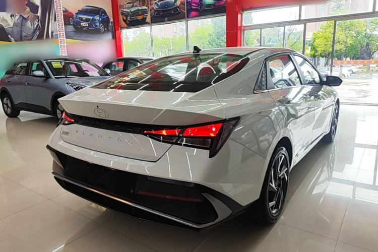 Used Hyundai Elantra 2023 1.5L CVT GLX Elite Edition Rear Right 45 Deg