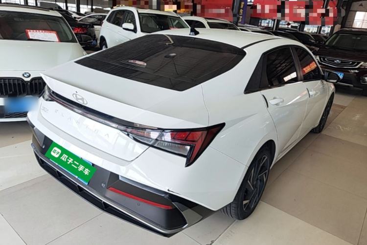 Used Hyundai Elantra 2023 1.5L CVT LUX Prestige Edition Rear Right 45 Deg