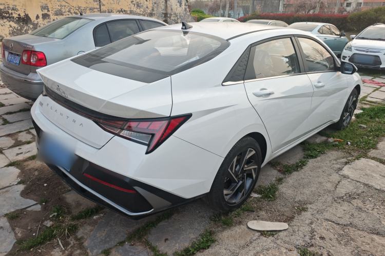 Used Hyundai Elantra 2023 1.5L CVT LUX Prestige Edition Rear Right 45 Deg