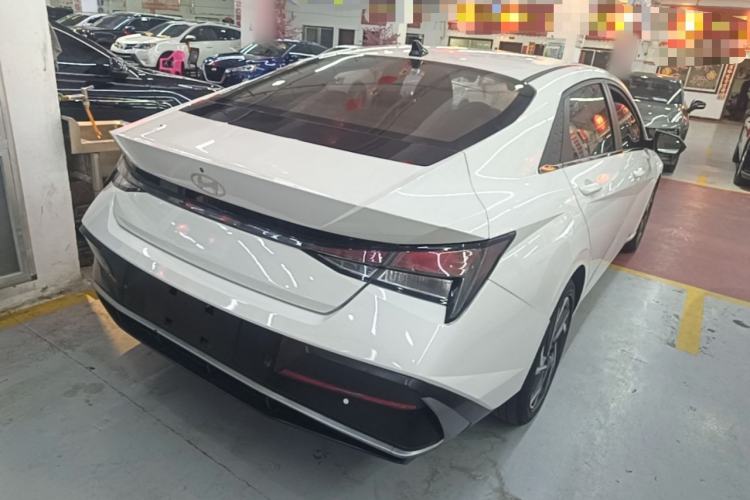 Used Hyundai Elantra 2023 1.5L CVT GLX Elite Edition Rear Right 45 Deg
